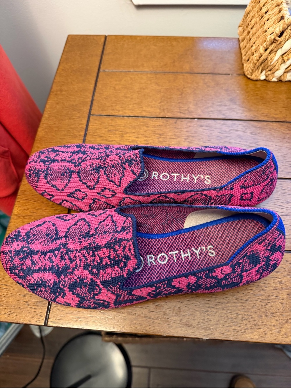 Rothy's The Loafer in Fuchsia Navy Snake size 6.5
